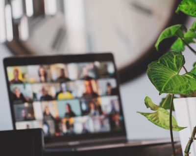Inhaltsbild Webinar «FOSTAC Live»